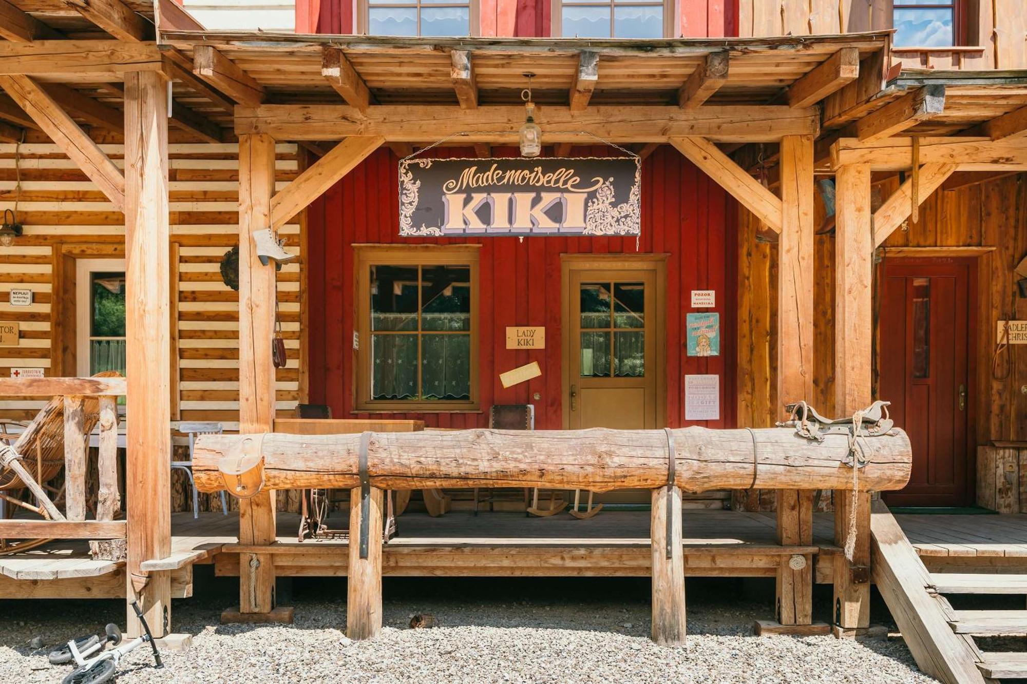Ranch 13 - Western A Kone Nemšová 객실 사진
